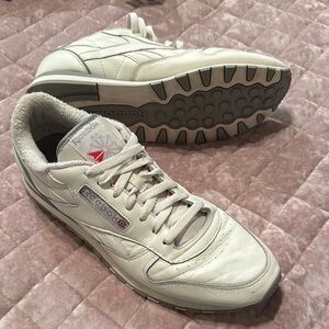 Reebok Men's Off White Sneakers